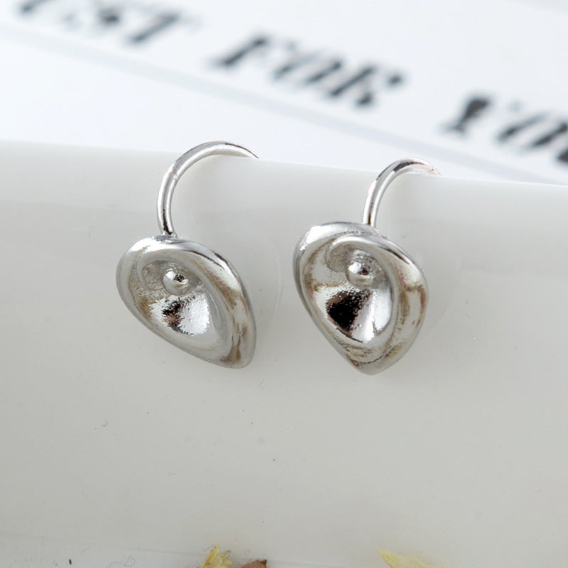 Romantic Silver Earring for Special Moments
