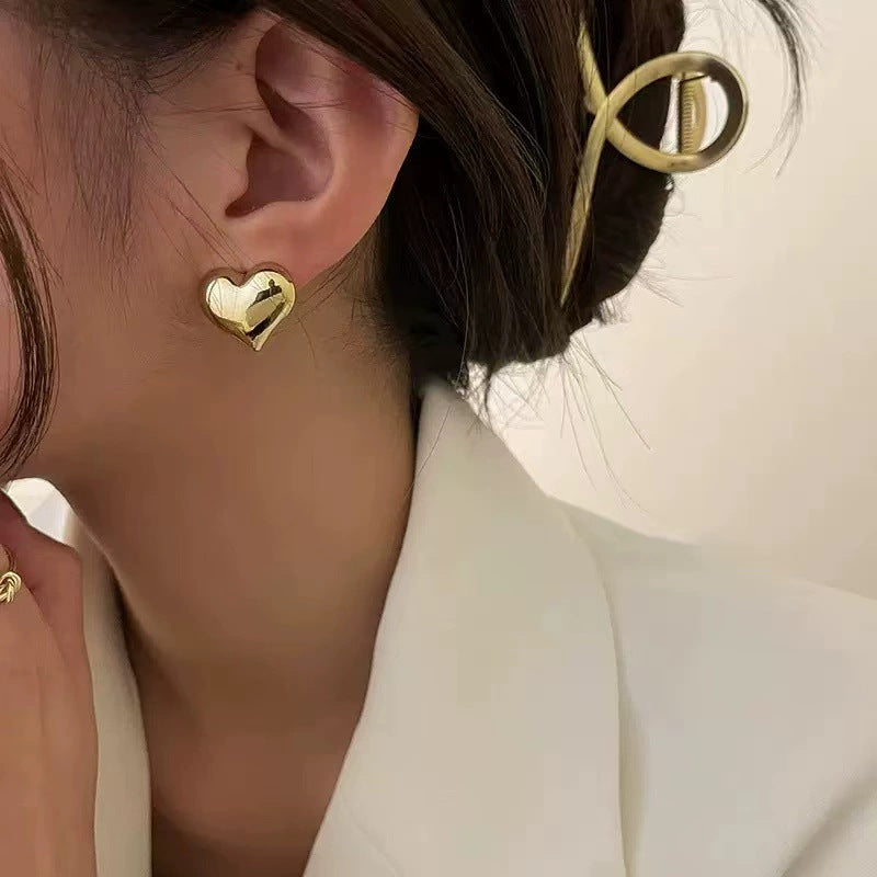 Elegant Gold Earring for Every Occasion