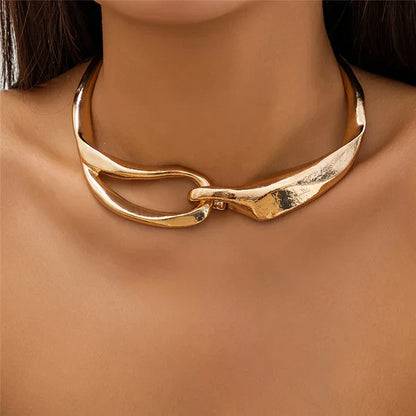 1+1 Offer: Cynthia | Gold Earrings With Pearls + Golden Necklace